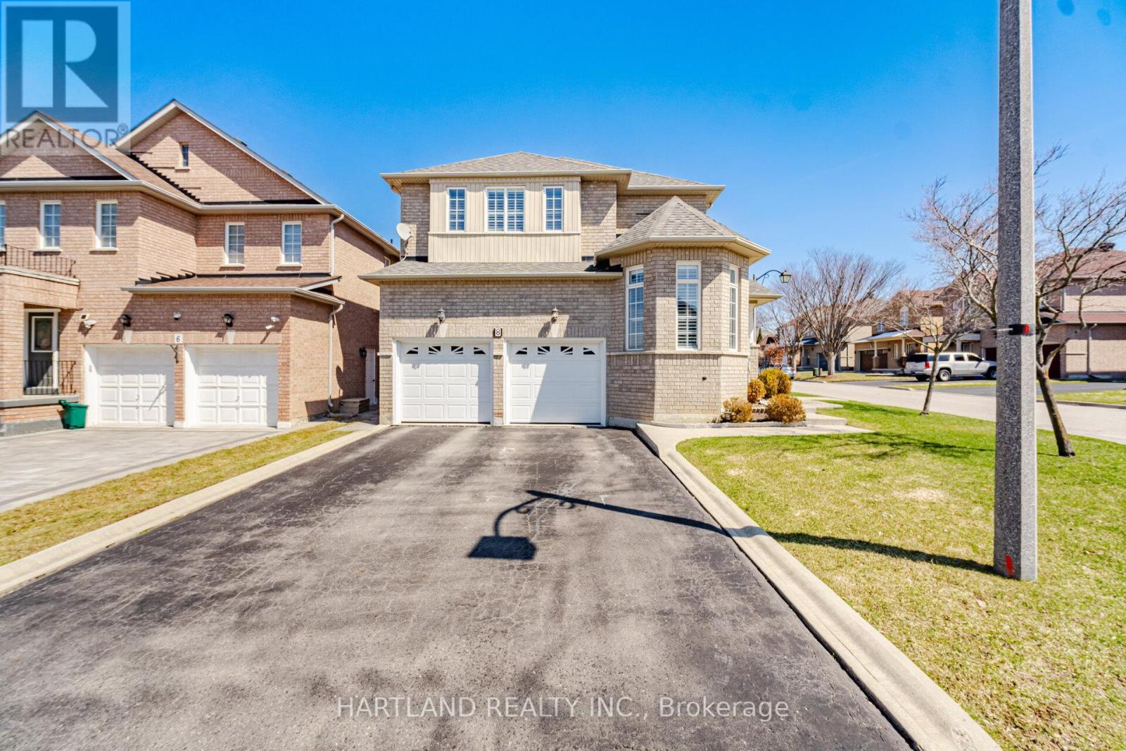 8 Westchester Crescent, Markham, Ontario  L6C 2X3 - Photo 4 - N13005152