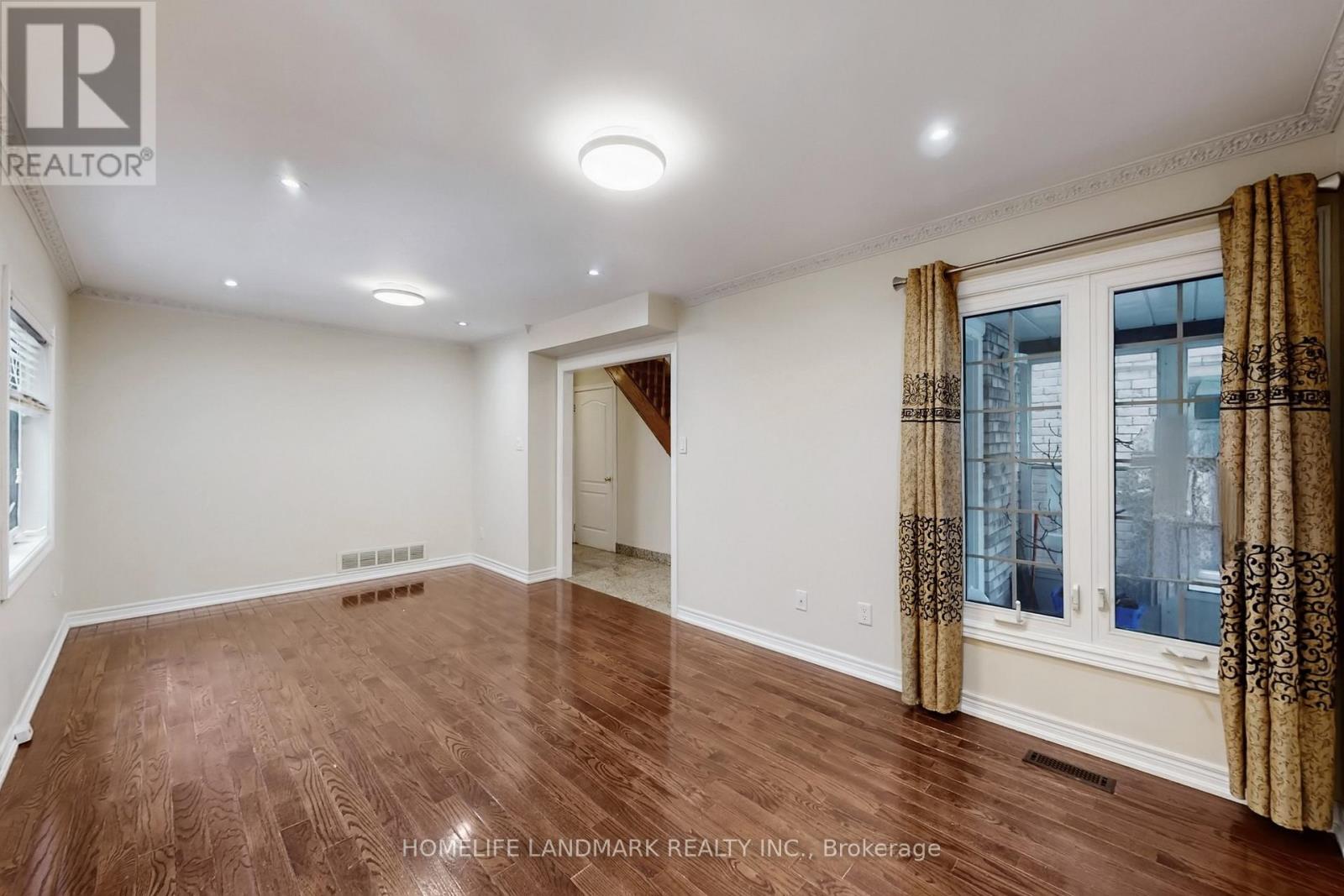 108 Miles Farm Road, Markham, Ontario  L3S 2A4 - Photo 5 - N12864576