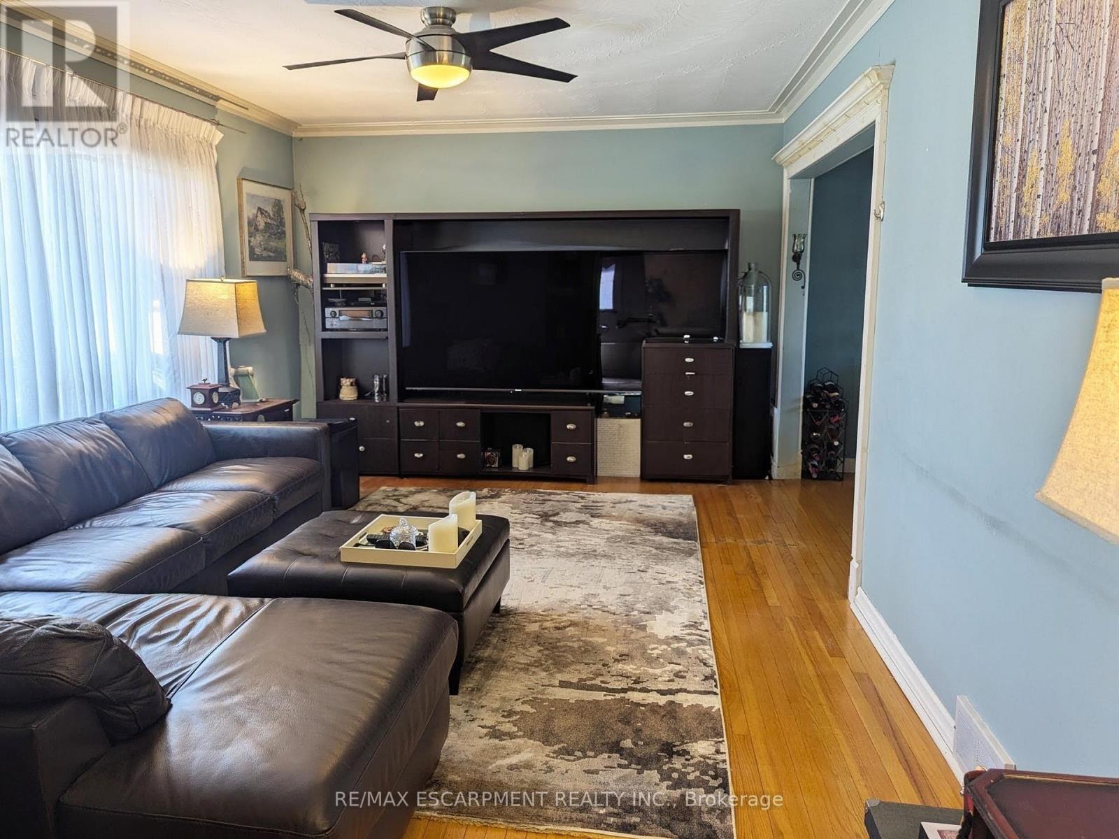 35 Marcia Avenue, Toronto, Ontario  M6B 2Y6 - Photo 4 - W13005130