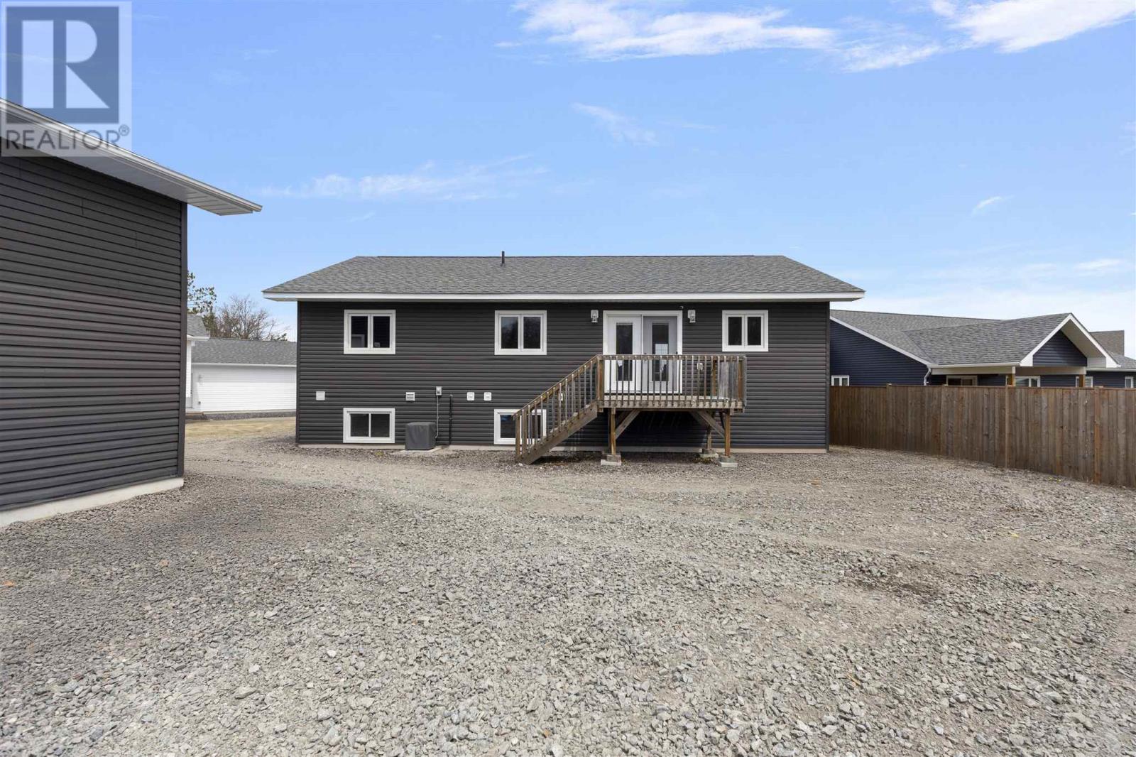 39 Saddle Cres, Sault Ste. Marie, Ontario  P6B 0A5 - Photo 37 - SM260671