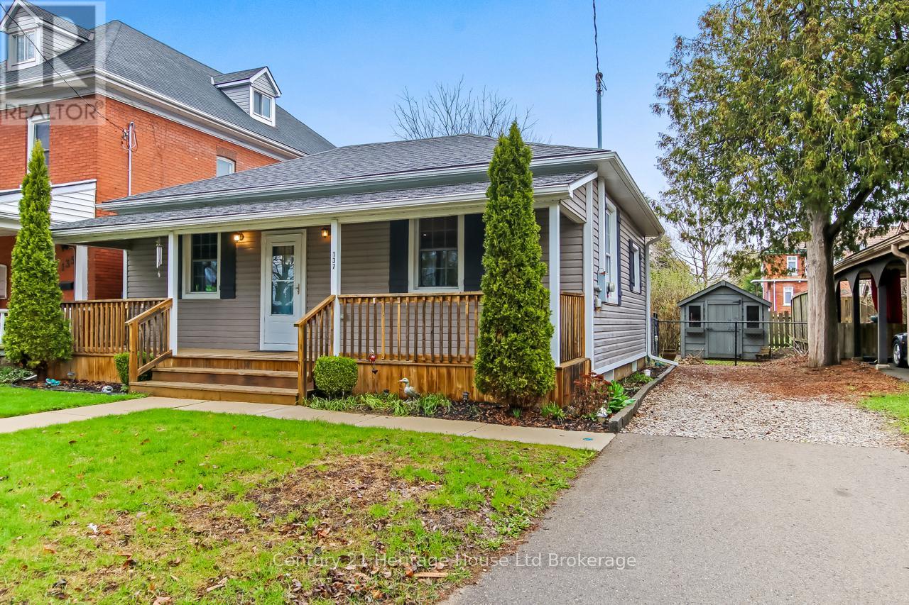 137 Wonham Street S, Ingersoll, Ontario  N5C 2Y9 - Photo 2 - X13005206