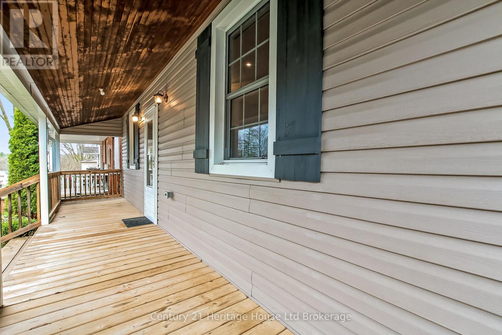 137 Wonham Street S, Ingersoll, Ontario  N5C 2Y9 - Photo 3 - X13005206