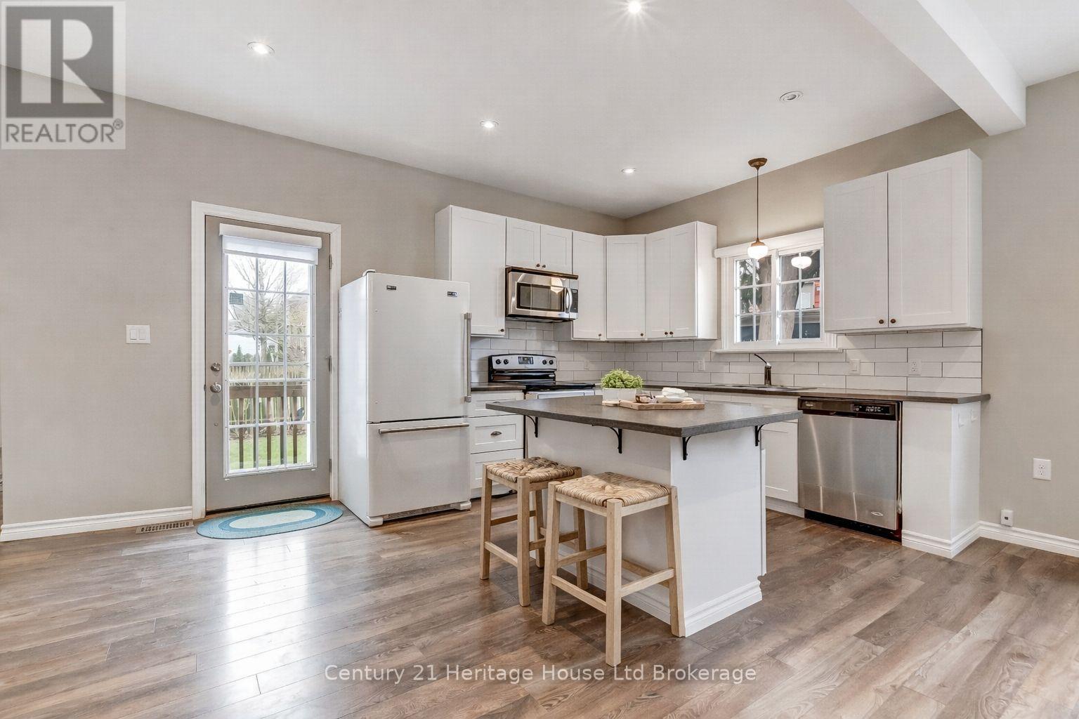 137 Wonham Street S, Ingersoll, Ontario  N5C 2Y9 - Photo 5 - X13005206