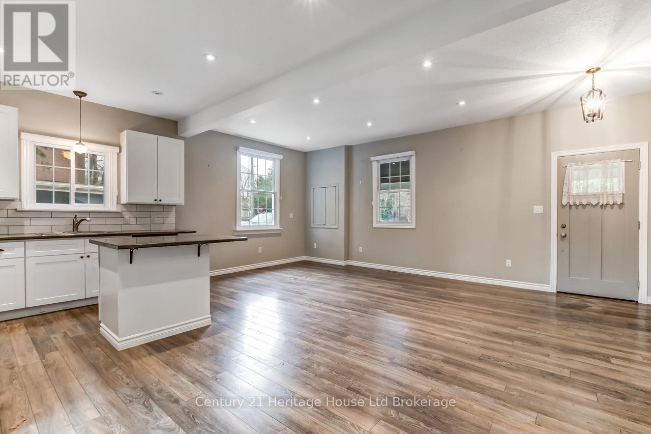 137 Wonham Street S, Ingersoll, Ontario  N5C 2Y9 - Photo 9 - X13005206