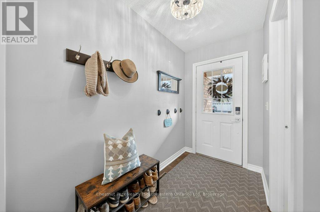 157 Lynch Circle, Guelph, Ontario  N1L 1R7 - Photo 13 - X13005216