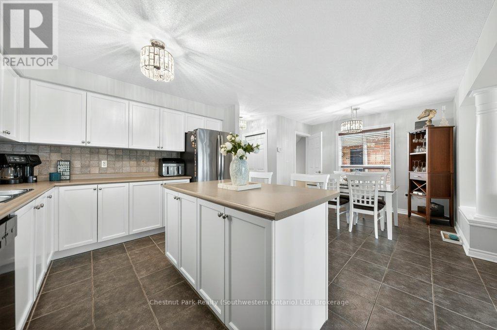 157 Lynch Circle, Guelph, Ontario  N1L 1R7 - Photo 22 - X13005216