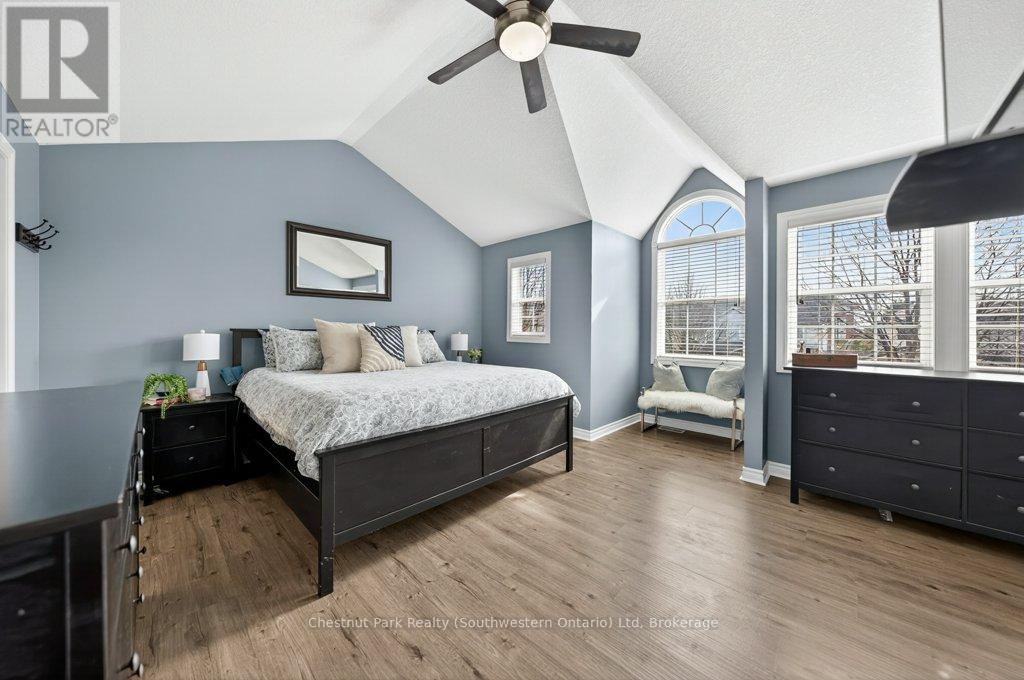 157 Lynch Circle, Guelph, Ontario  N1L 1R7 - Photo 3 - X13005216