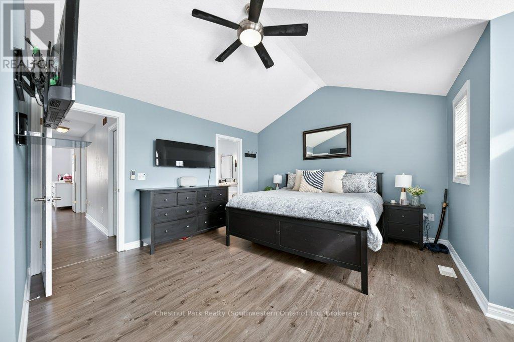 157 Lynch Circle, Guelph, Ontario  N1L 1R7 - Photo 30 - X13005216