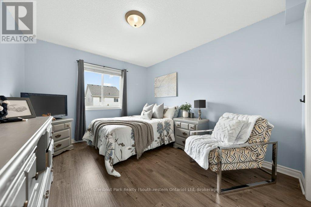 157 Lynch Circle, Guelph, Ontario  N1L 1R7 - Photo 35 - X13005216