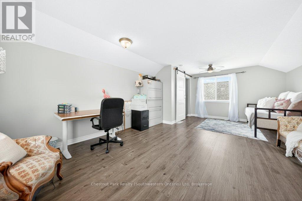 157 Lynch Circle, Guelph, Ontario  N1L 1R7 - Photo 41 - X13005216