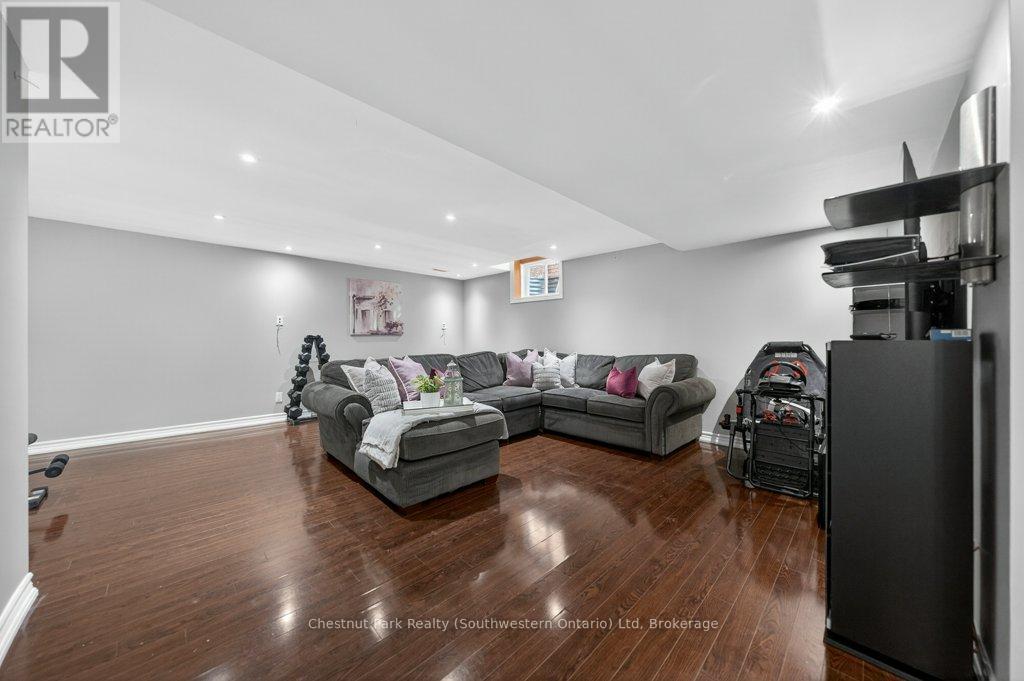 157 Lynch Circle, Guelph, Ontario  N1L 1R7 - Photo 42 - X13005216