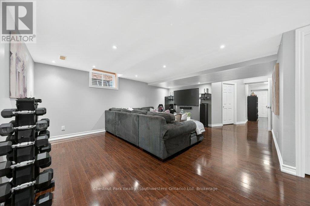 157 Lynch Circle, Guelph, Ontario  N1L 1R7 - Photo 43 - X13005216