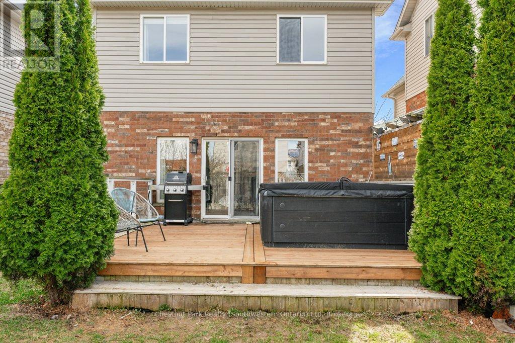 157 Lynch Circle, Guelph, Ontario  N1L 1R7 - Photo 45 - X13005216