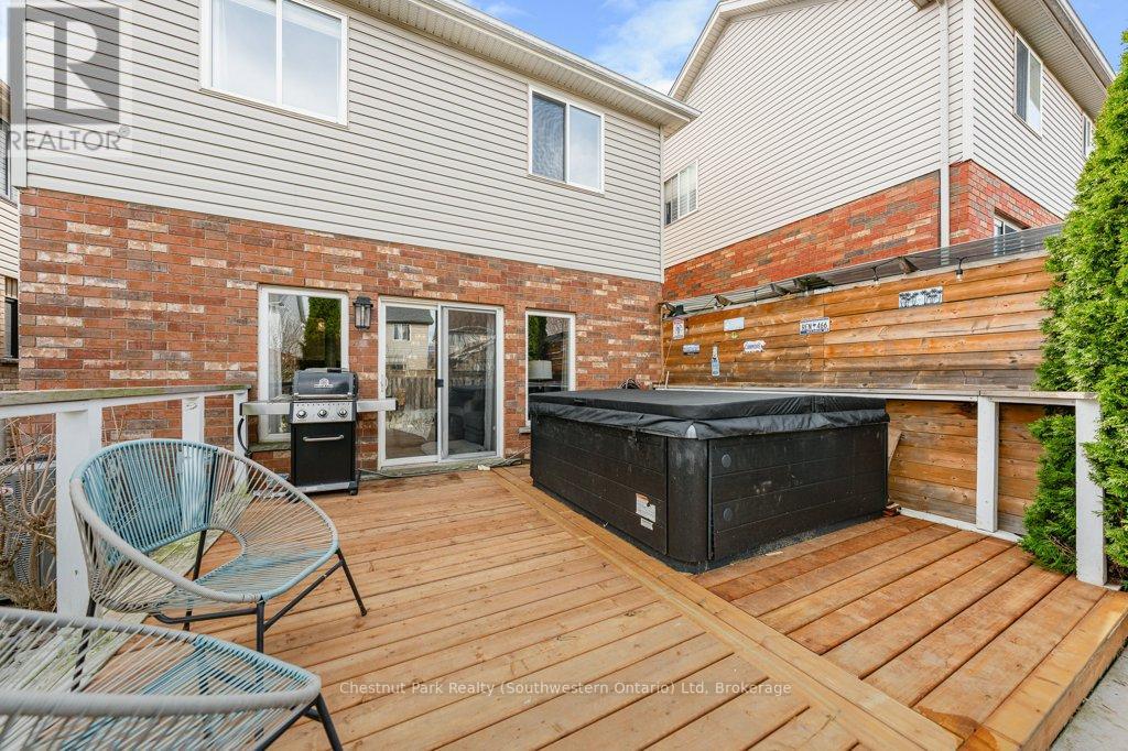 157 Lynch Circle, Guelph, Ontario  N1L 1R7 - Photo 46 - X13005216