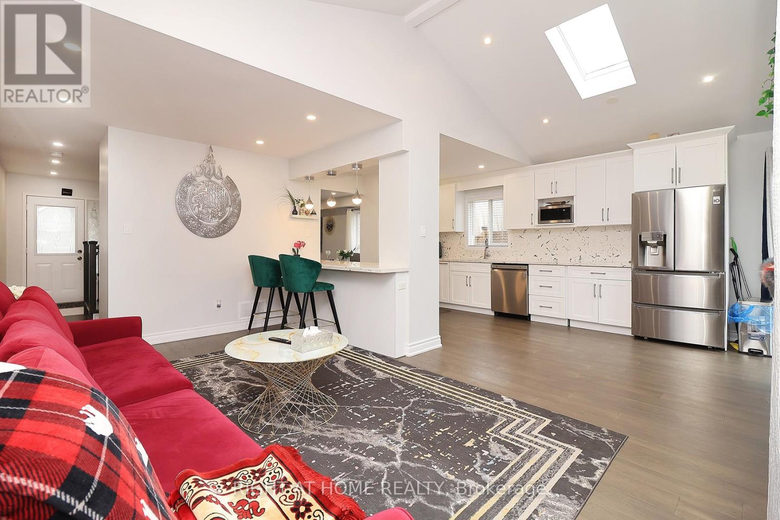 27 Foundry Lane, Whitby, Ontario  L1P 1M5 - Photo 10 - E13005196