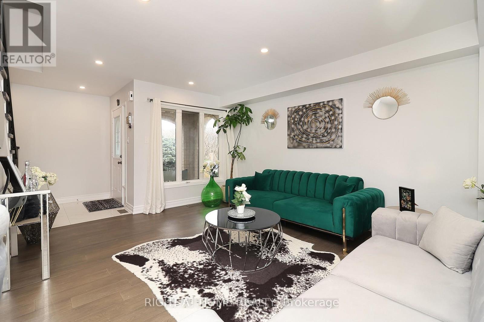 27 Foundry Lane, Whitby, Ontario  L1P 1M5 - Photo 5 - E13005196