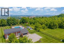 10 AZALEA Court, Stoney Creek, Ontario
