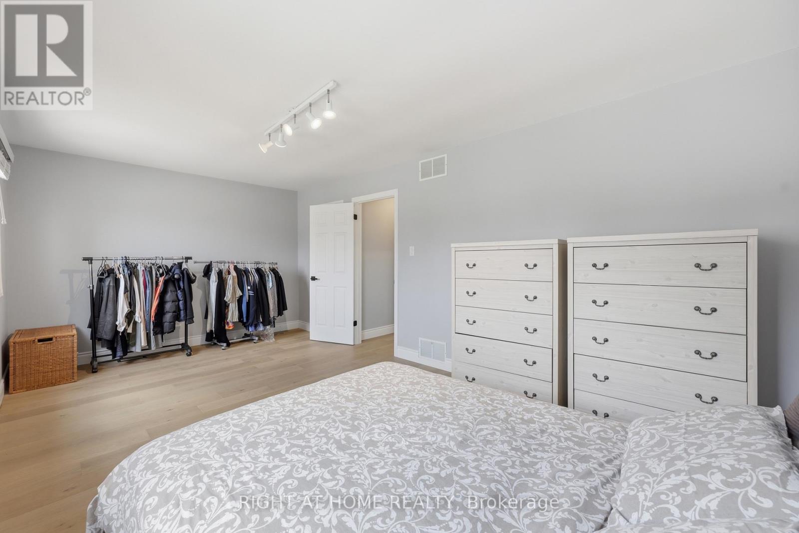 2458 Cavendish Drive, Burlington, Ontario  L7P 3T8 - Photo 22 - W13005186