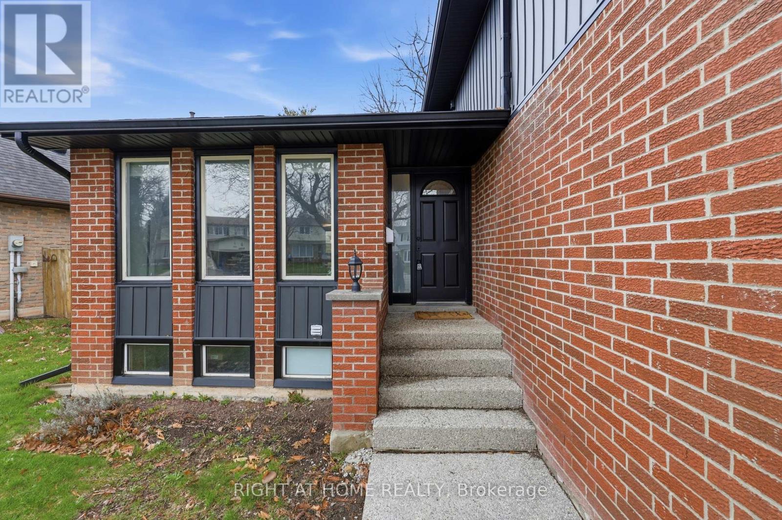 2458 Cavendish Drive, Burlington, Ontario  L7P 3T8 - Photo 5 - W13005186