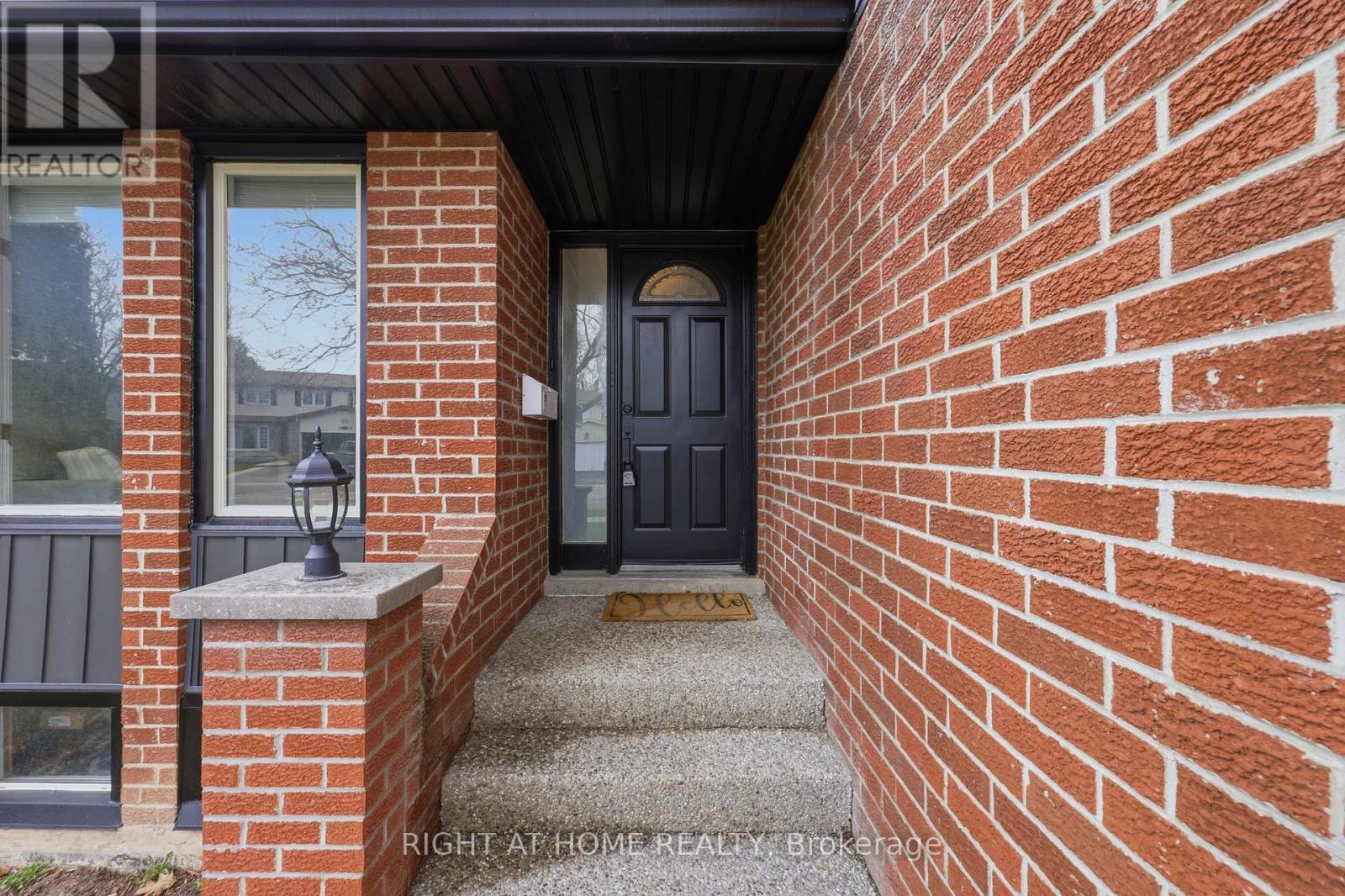 2458 Cavendish Drive, Burlington, Ontario  L7P 3T8 - Photo 6 - W13005186