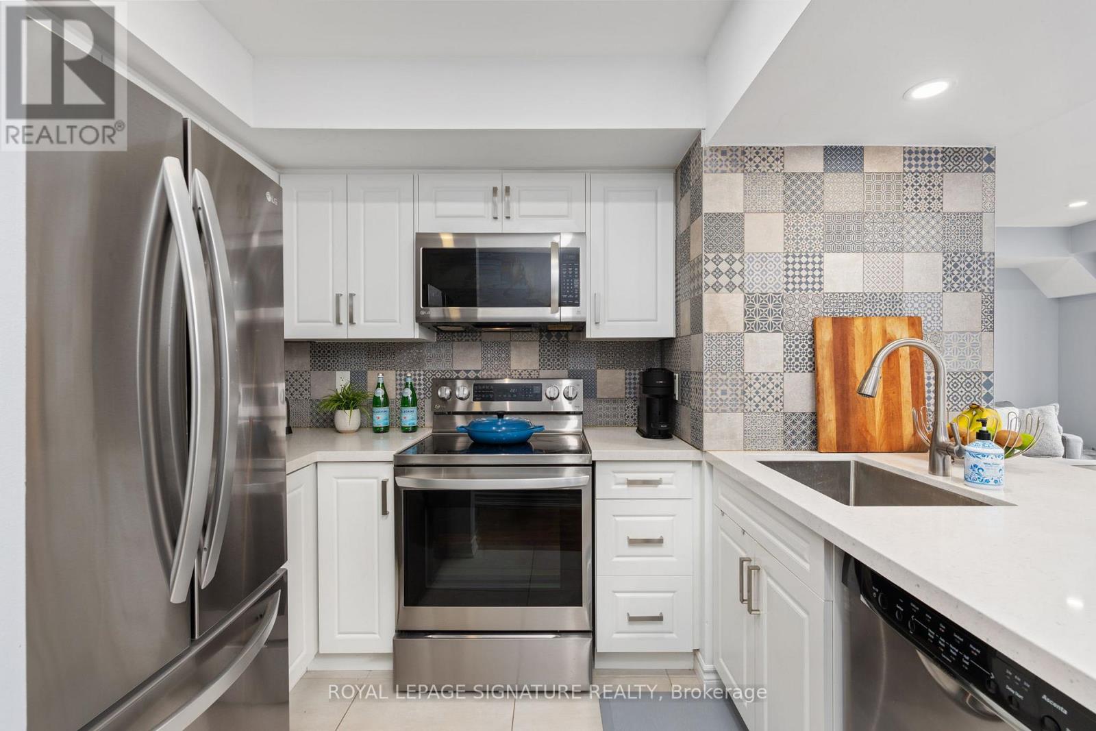 929 - 16 Laidlaw Street, Toronto, Ontario  M6K 1X2 - Photo 6 - W13005230