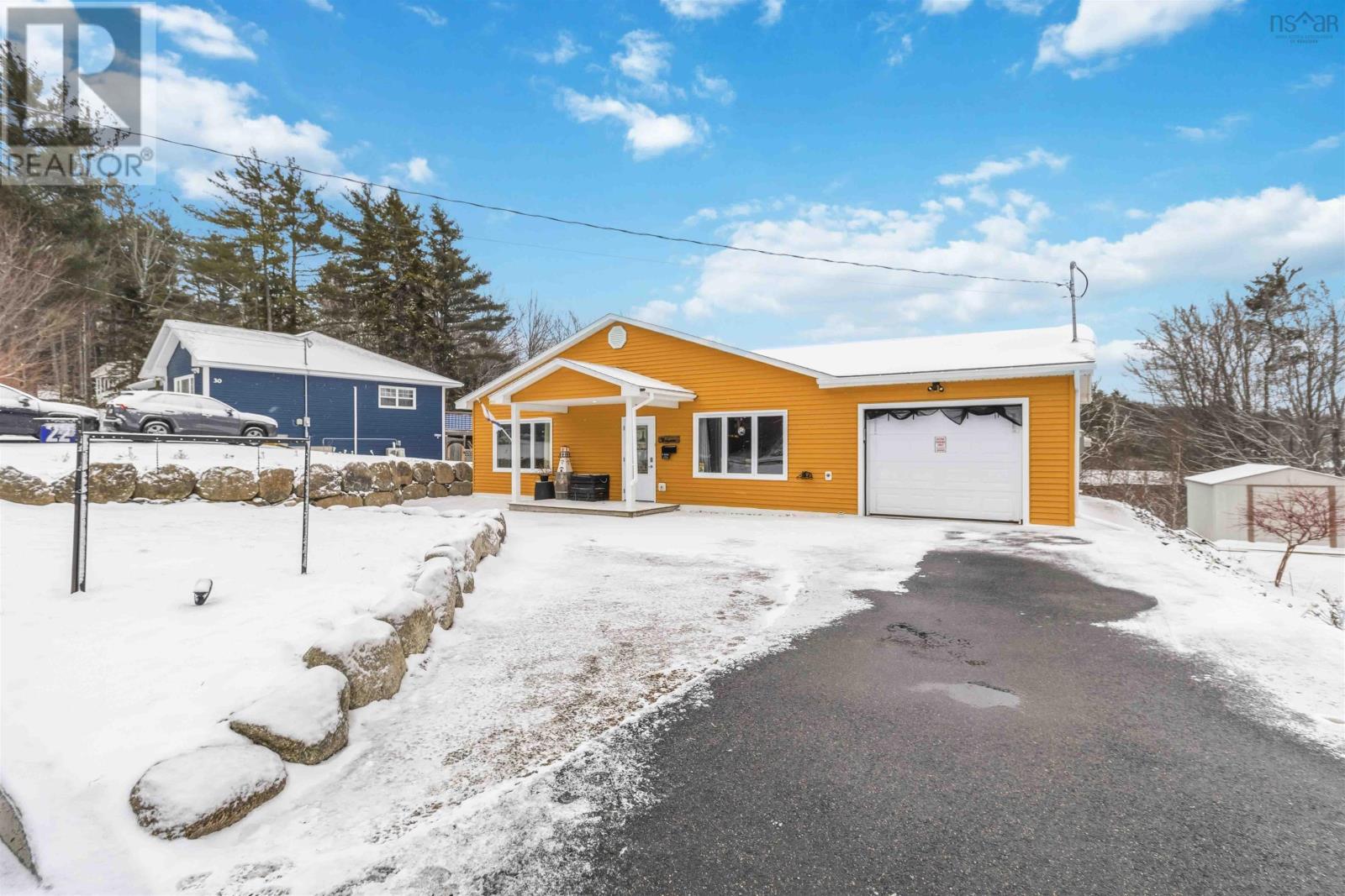 22 Hillside Drive, Bridgewater, Nova Scotia B4V 3C7 - Photo 3 - 202604668