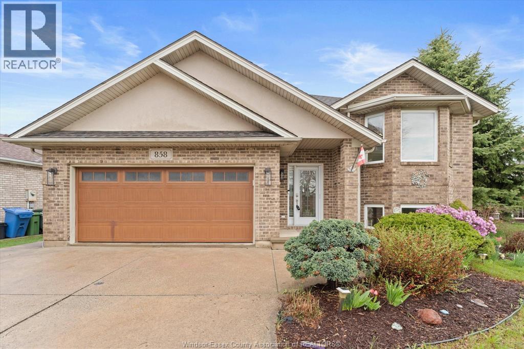 858 Hacienda, Windsor, Ontario