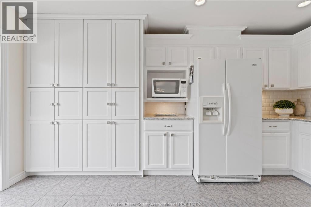 858 Hacienda, Windsor, Ontario  N9G 2T1 - Photo 13 - 26008271