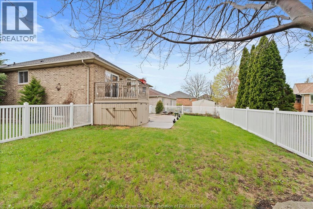 858 Hacienda, Windsor, Ontario  N9G 2T1 - Photo 36 - 26008271