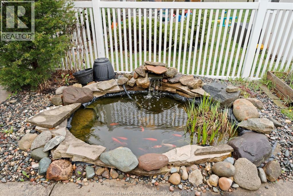 858 Hacienda, Windsor, Ontario  N9G 2T1 - Photo 38 - 26008271