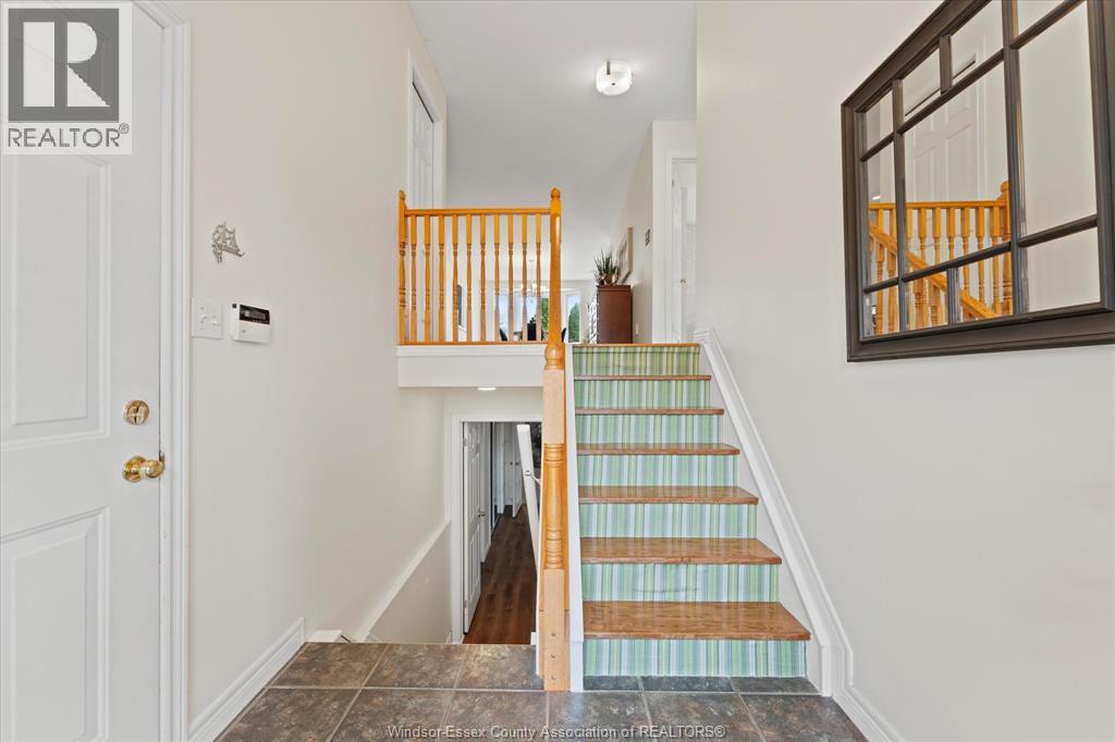 858 Hacienda, Windsor, Ontario  N9G 2T1 - Photo 4 - 26008271