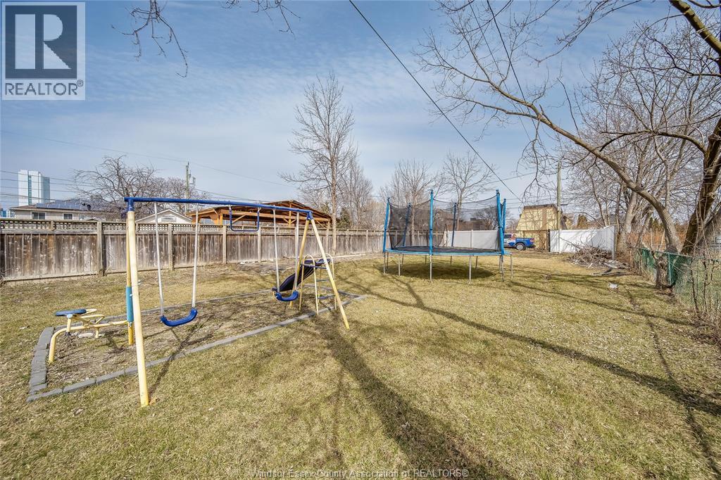 744 Mcdougall Street, Windsor, Ontario  N9A 1L8 - Photo 15 - 26008010