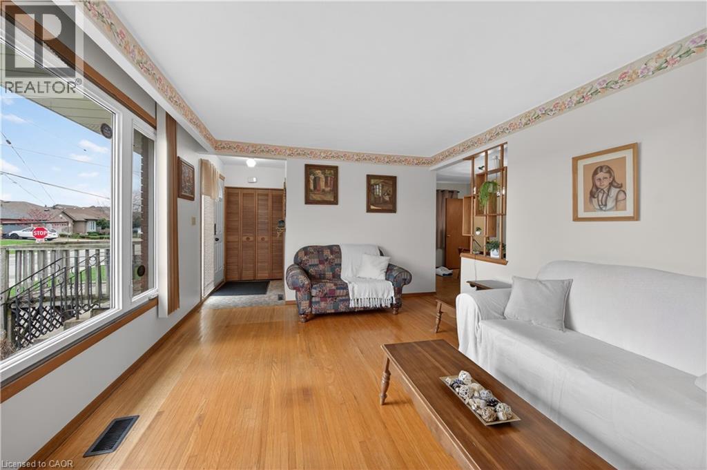 135 Nugent Drive, Hamilton, Ontario  L8H 2N3 - Photo 10 - 40821363