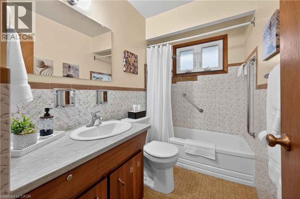 135 Nugent Drive, Hamilton, Ontario  L8H 2N3 - Photo 32 - 40821363