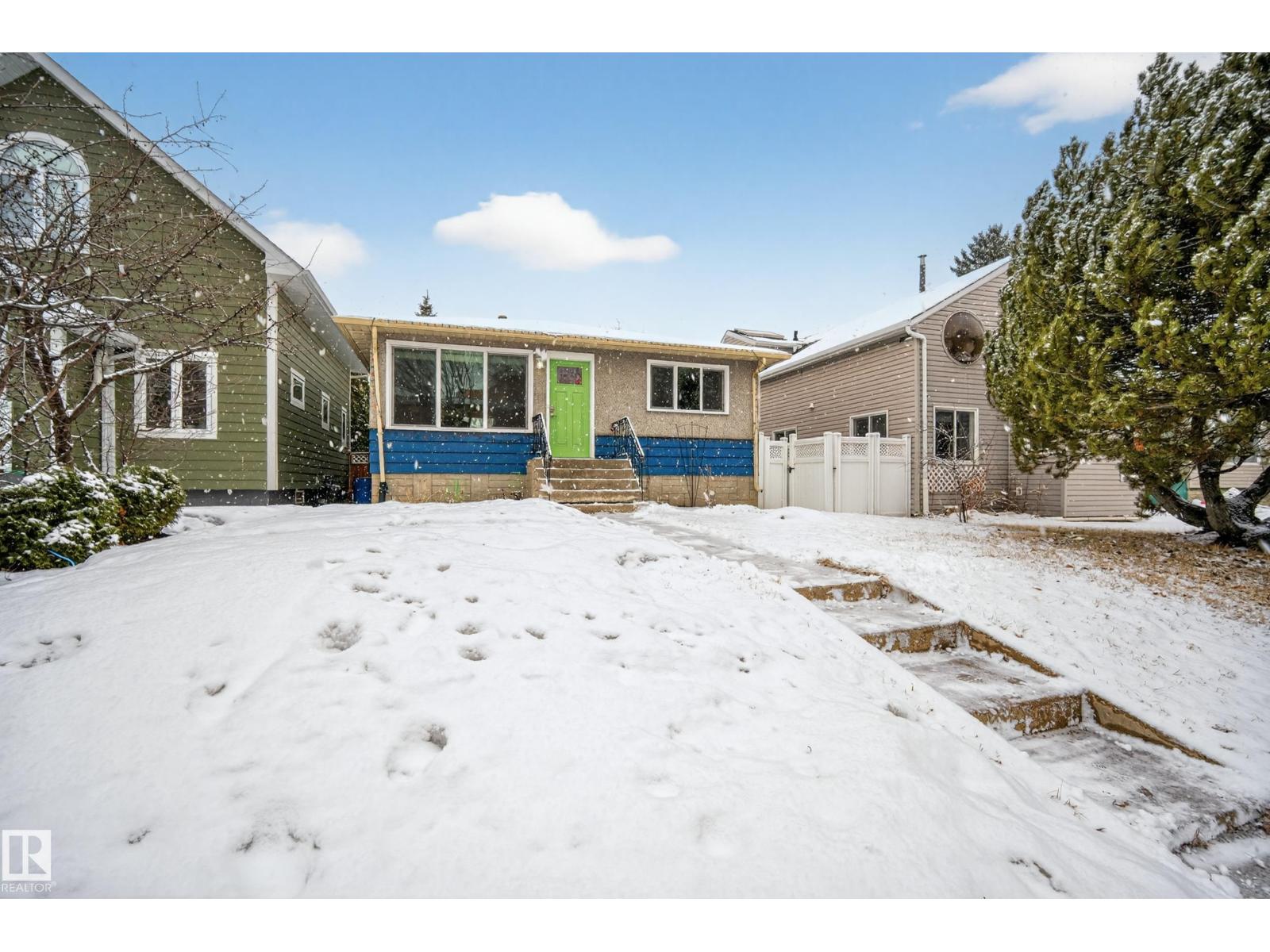 10328 76 St NW, Edmonton, Alberta  T6A 3A7 - Photo 3 - E4482522