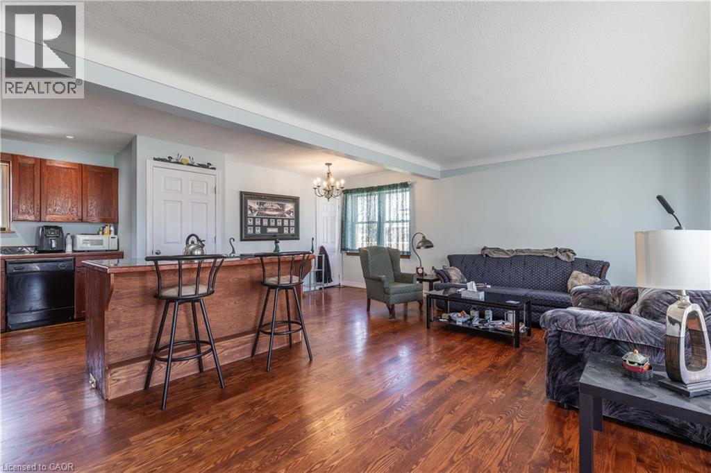 6438 Wendy Drive, Niagara Falls, Ontario L2G 3H6 - Photo 3 - 40815493