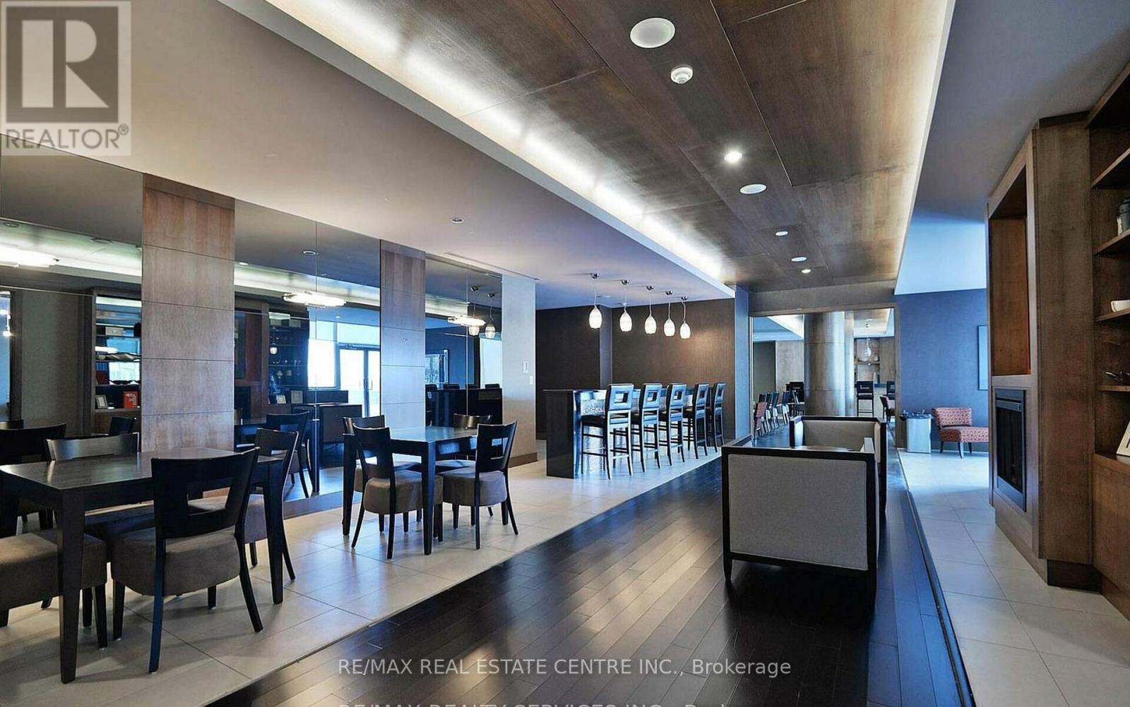 202 - 4070 Confederation Parkway, Mississauga, Ontario  L5B 0E9 - Photo 4 - W12989666