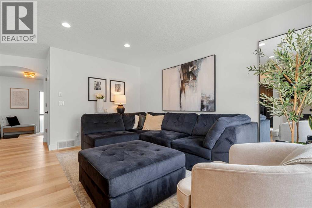 745 Fairways Green Nw, Airdrie, Alberta  T4B 3E6 - Photo 10 - A2291431