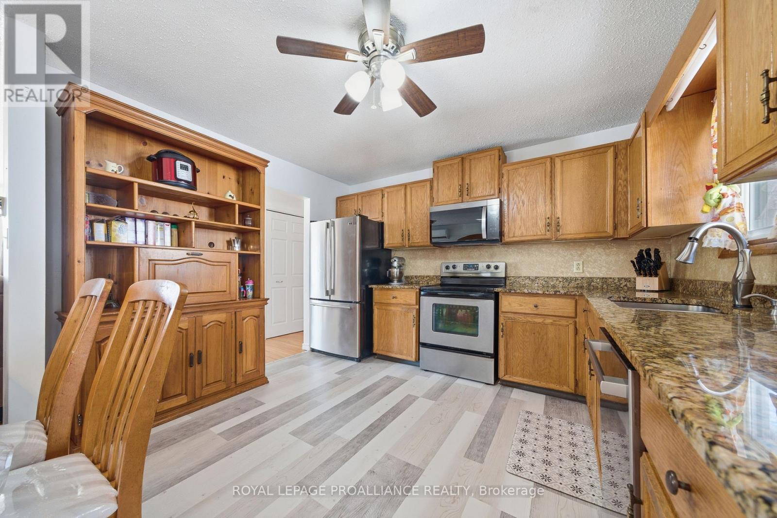 19 Allore Avenue, Quinte West, Ontario  K8V 6K2 - Photo 18 - X13005270