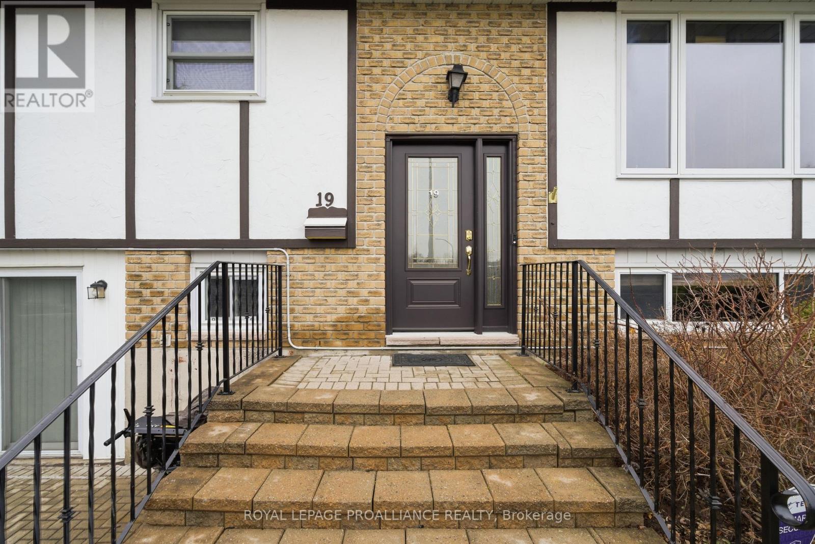 19 Allore Avenue, Quinte West, Ontario  K8V 6K2 - Photo 6 - X13005270