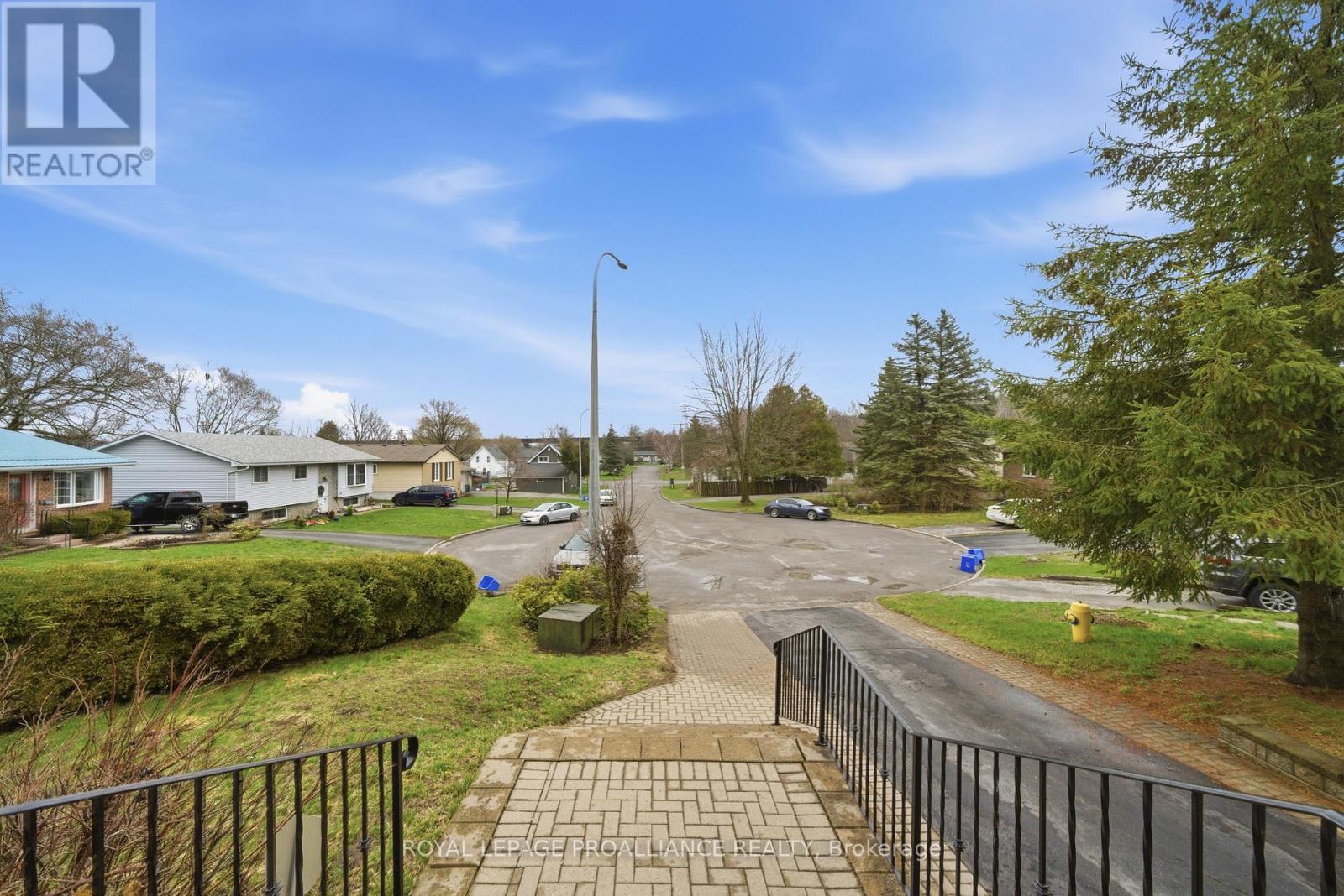 19 Allore Avenue, Quinte West, Ontario  K8V 6K2 - Photo 8 - X13005270