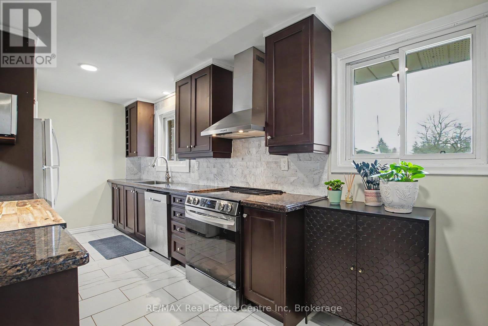 5 Eric Court, Guelph, Ontario  N1E 3Y9 - Photo 6 - X13005376