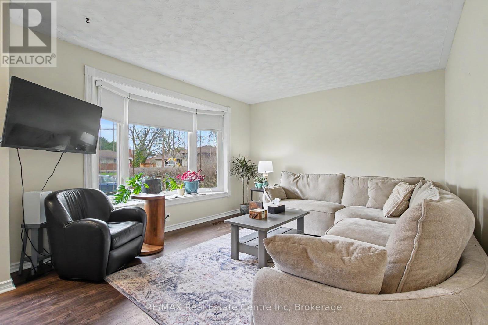 5 Eric Court, Guelph, Ontario  N1E 3Y9 - Photo 9 - X13005376