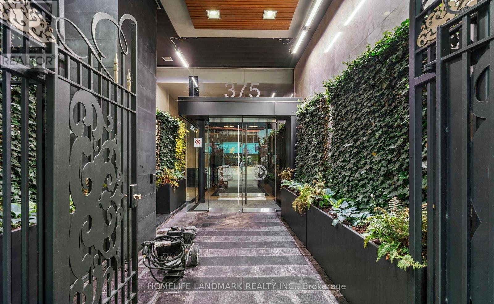 1706 - 375 King Street W, Toronto, Ontario  M5V 1K1 - Photo 2 - C13005254