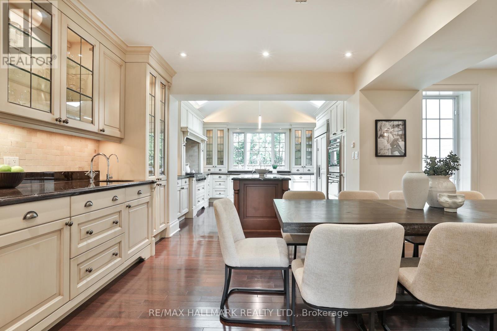 28 Kimbark Boulevard, Toronto, Ontario  M5N 2X7 - Photo 10 - C13005272