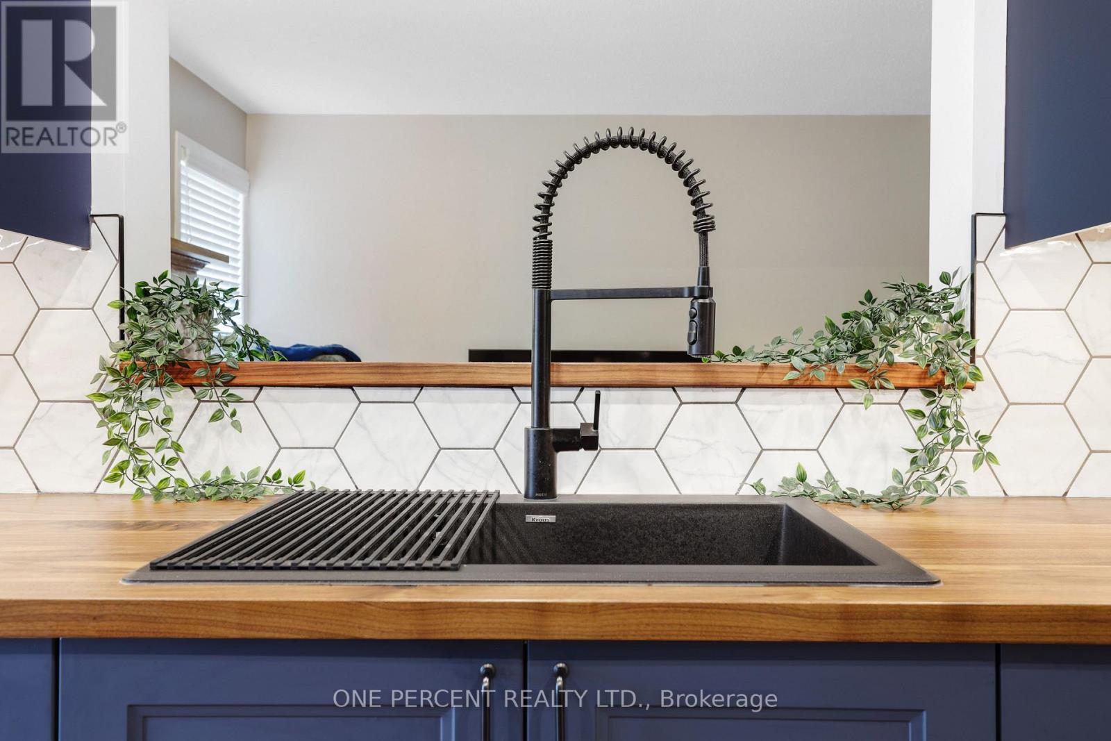 1570 Champneuf Drive, Ottawa, Ontario  K1C 6B5 - Photo 20 - X13005246