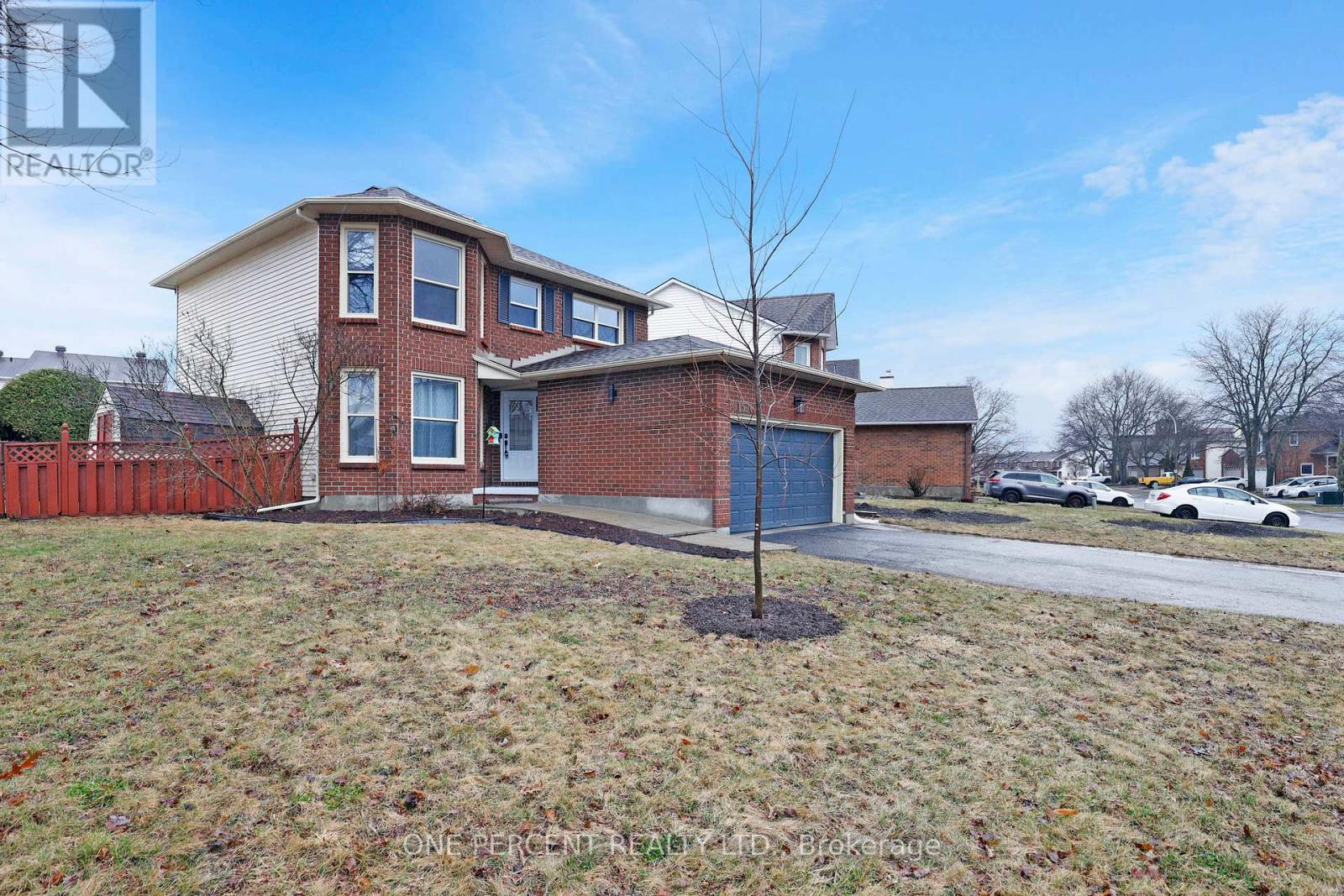 1570 Champneuf Drive, Ottawa, Ontario  K1C 6B5 - Photo 3 - X13005246