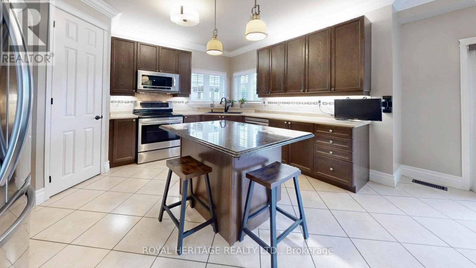 9 Nathan Avenue, Whitby, Ontario  L1M 1J3 - Photo 15 - E13005320