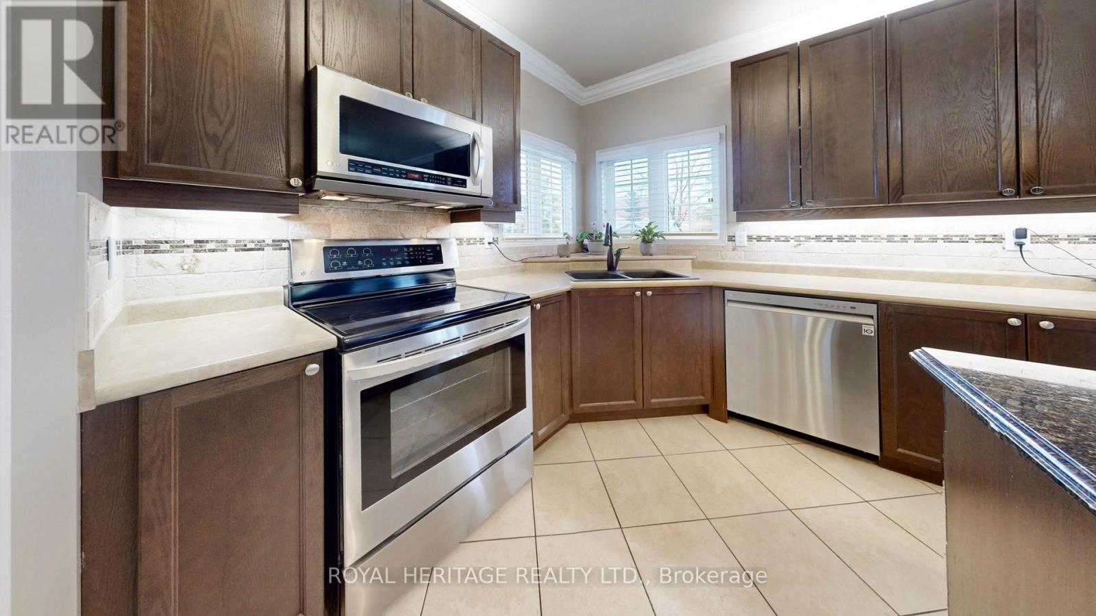 9 Nathan Avenue, Whitby, Ontario  L1M 1J3 - Photo 17 - E13005320