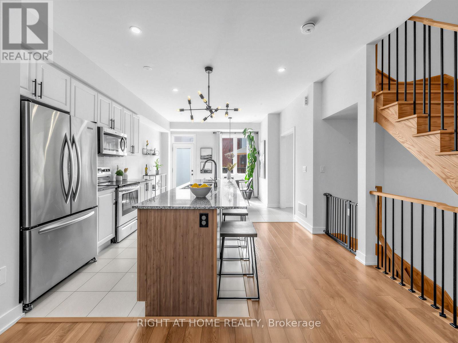 998 Kicking Horse Path, Oshawa, Ontario  L1J 0B4 - Photo 16 - E13005366